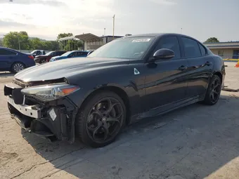 2018 Alfa Romeo Giulia ZARFAEAV7J7575225
