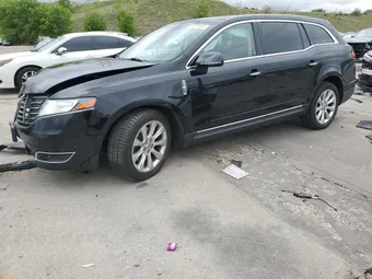 2018 Lincoln MKT 2LMHJ5AT2JBL02105