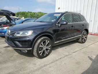 2017 Volkswagen Touareg WVGRF7BPXHD004758