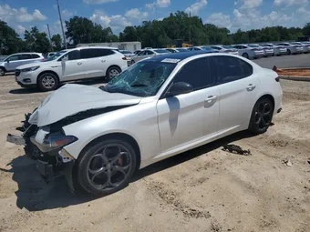 2018 Alfa Romeo Giulia ZARFAECN3J7599728