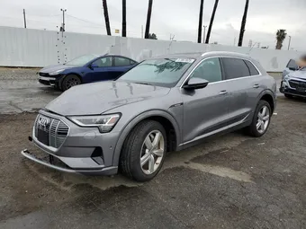 2019 Audi e-tron WA1LABGE7KB021954