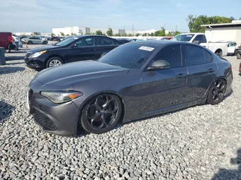 2018 Alfa Romeo Giulia ZARFAECN2J7597825