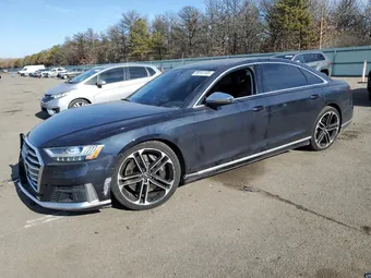 2021 Audi S8 WAU8SAF85MN022517