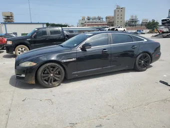 2017 Jaguar XJ SAJWJ2GD7H8W09757