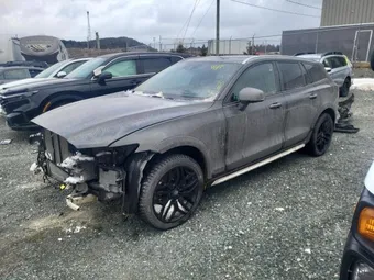 2022 Volvo V60 YV4102WK0N2094947