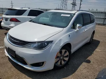 2018 Chrysler Pacifica Hybrid 2C4RC1N73JR183511