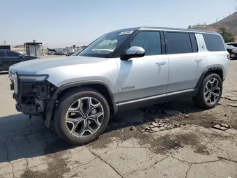 2025 Rivian R1S 7PDSGBBA9SN049878