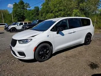 2024 Chrysler Pacifica Hybrid 2C4RC1S79RR158421