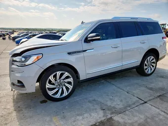 2024 Lincoln Navigator 5LMJJ2LG7REL04196