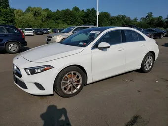 2019 Mercedes-Benz A-Class WDD3G4FB0KW026659