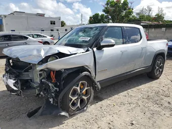 2023 Rivian R1T 7FCTGAAA2PN019601