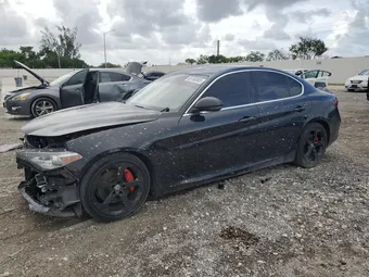 2019 Alfa Romeo Giulia ZARFAMAN8K7611712