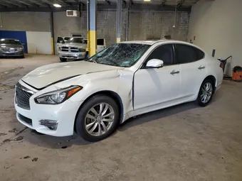 2018 Infiniti Q70 JN1BY1AR5JM220106