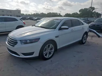 2016 Ford Taurus 1FAHP2E81GG138839