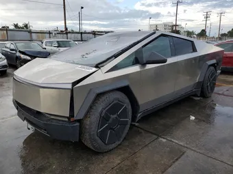 2024 Tesla Cybertruck 7G2CEHED5RA015076