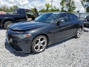 2018 Alfa Romeo Giulia ZARFAEEN3J7588919