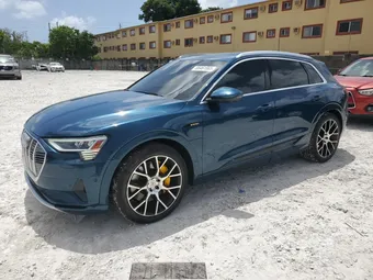 2019 Audi e-tron WA1VABGE8KB013239