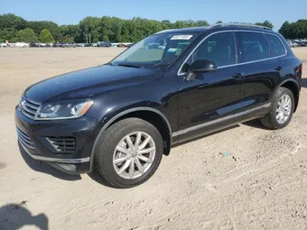 2016 Volkswagen Touareg WVGEF9BP3GD006232
