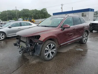 2017 Volkswagen Touareg WVGRF7BPXHD002041