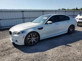 2016 BMW M5 WBSFV9C57GG343549