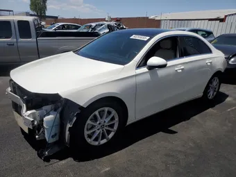 2019 Mercedes-Benz A-Class WDD3G4FB3KW020385