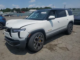 2024 Rivian R1S 7PDSGABA7RN040553
