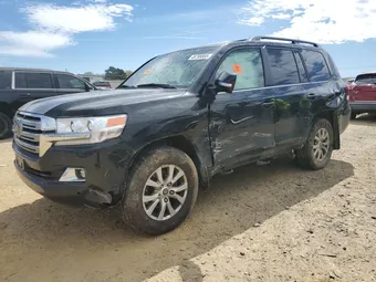 2018 Toyota Land Cruiser JTMCY7AJ0J4072736