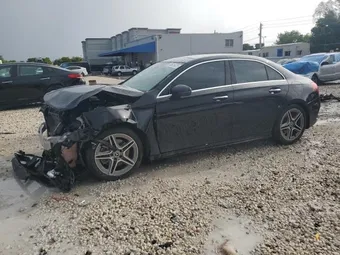 2019 Mercedes-Benz A-Class WDD3G4EB7KW024652