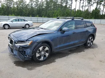 2020 Volvo V60 Cross Country YV4102WK7L1042556