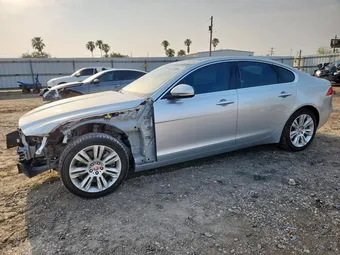 2016 Jaguar XF SAJBD4BV8GCY17059