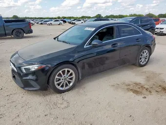 2019 Mercedes-Benz A-Class WDD3G4EB5KW035939