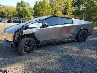 2024 Tesla Cybertruck 7G2CEHEE8RA017252