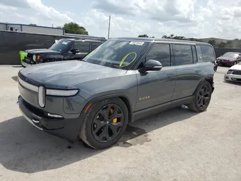 2023 Rivian R1S 7PDSGABA9PN009074