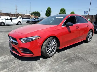 2019 Mercedes-Benz A-Class WDD3G4EB3KW013504