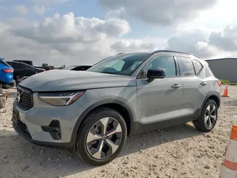 2025 Volvo XC40 YV4L12UC3S2592377