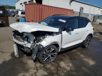 2020 Volvo XC40 YV4162UM2L2197853