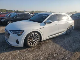 2019 Audi e-tron WA1VAAGE8KB022789