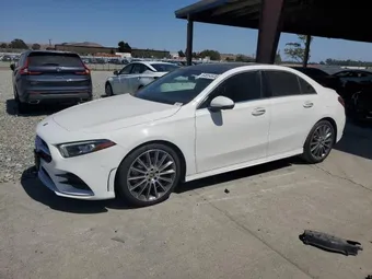 2021 Mercedes-Benz A-Class W1K3G4EB5MJ310208