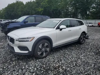 2021 Volvo V60 Cross Country YV4102WK7M1078426