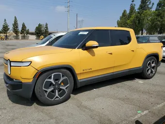 2022 Rivian R1T 7FCTGAAAXNN008018