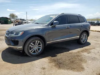 2016 Volkswagen Touareg WVGEF9BP7GD000885