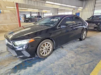 2020 Mercedes-Benz A-Class W1K3G4EB2LW043613