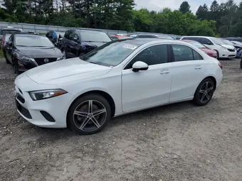 2019 Mercedes-Benz A-Class WDD3G4FB3KW019267