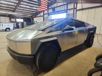 2024 Tesla Cybertruck 7G2CEHED7RA033076