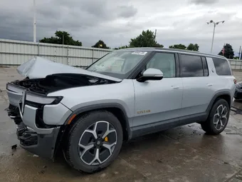 2023 Rivian R1S 7PDSGABA5PN015082