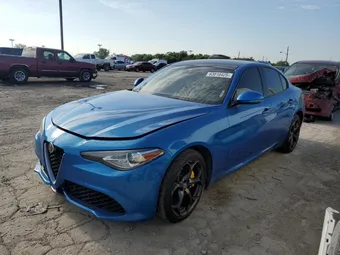 2018 Alfa Romeo Giulia ZARFAEEN3J7565785