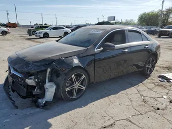 2019 Mercedes-Benz A-Class WDD3G4EB2KW034814