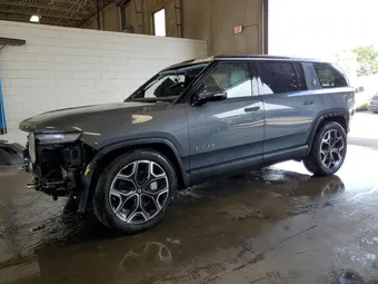2025 Rivian R1S 7PDSGBBA9SN064963