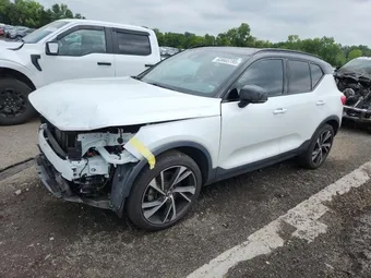 2019 Volvo XC40 YV4162UM0K2128156