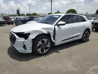 2021 Audi e-tron WA1AAAGE2MB012681